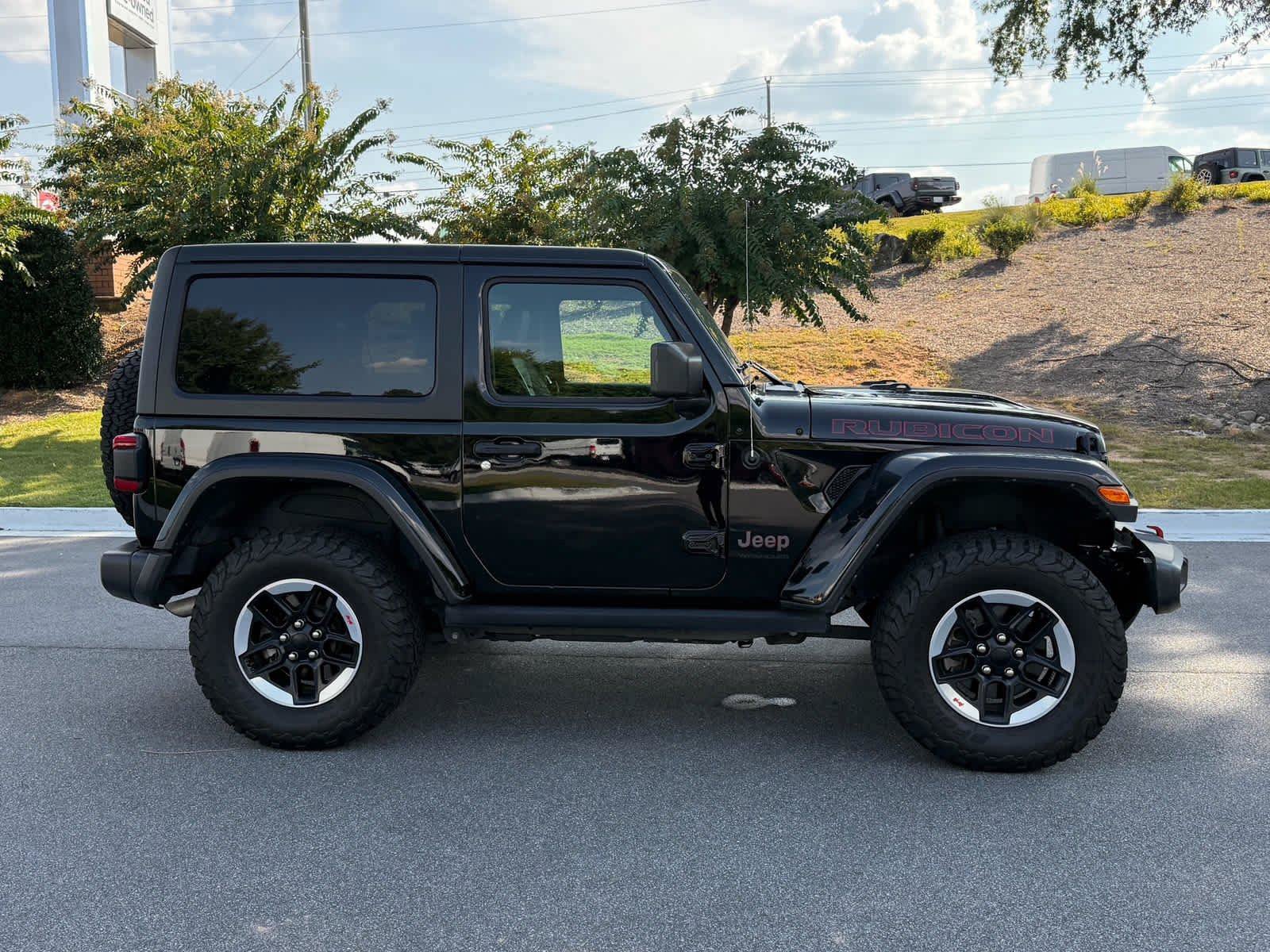 Used 2022 Jeep Wrangler Rubicon w/ LED Lighting Group AWD/4WD image 6