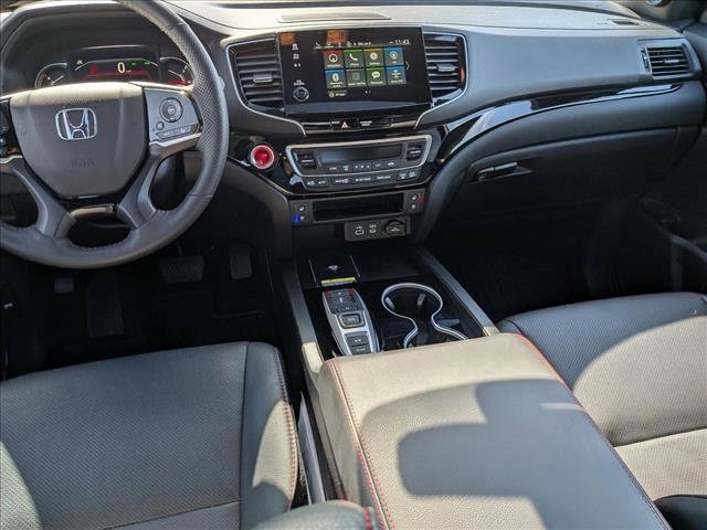 Certified 2025 Honda Passport Black Edition image 19