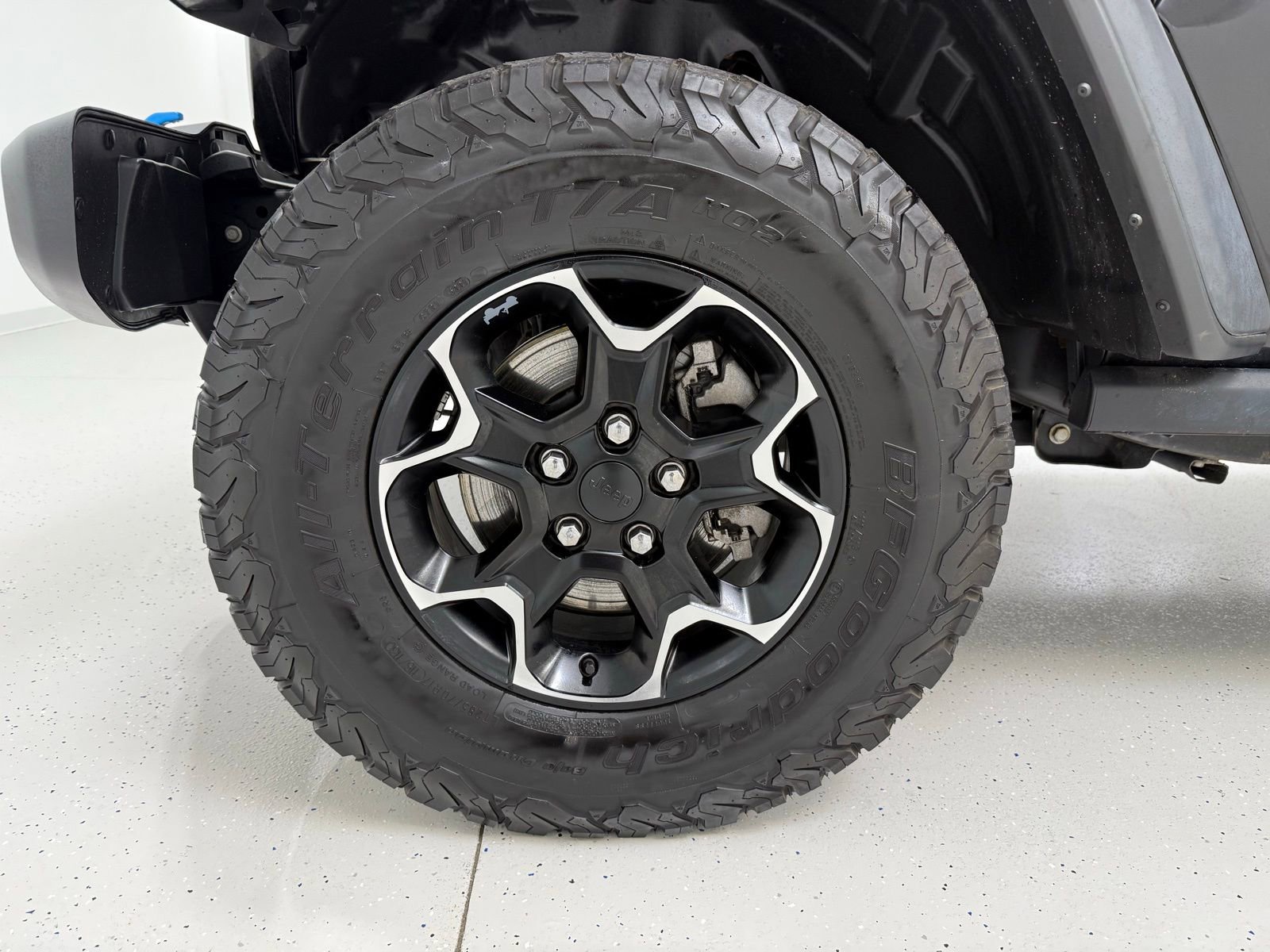 Used 2021 Jeep Wrangler Unlimited Rubicon 4xe w/ Dual Top Group image 13