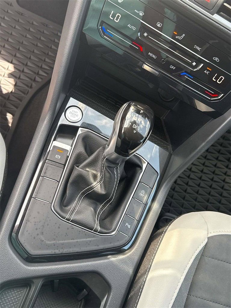 New 2025 Volkswagen Taos SE image 31