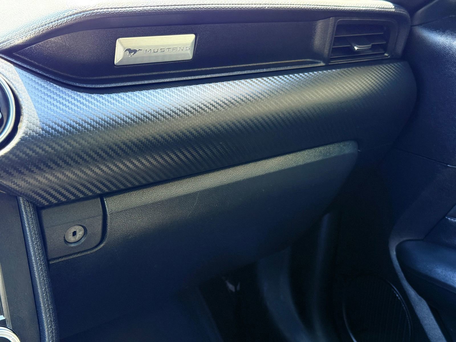 Used 2018 Ford Mustang Coupe image 26