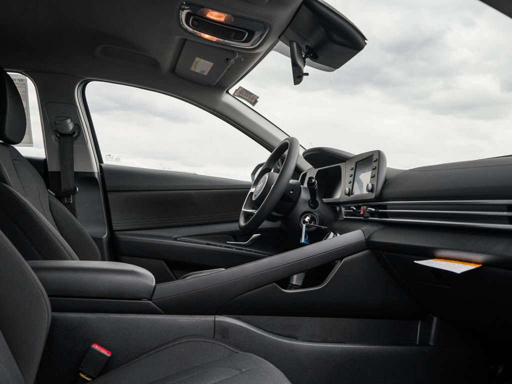 New 2026 Hyundai Elantra SE FWD image 9