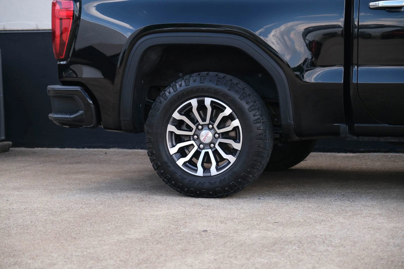 Used 2021 GMC Sierra 1500 Denali w/ Driver Alert Package II image 12