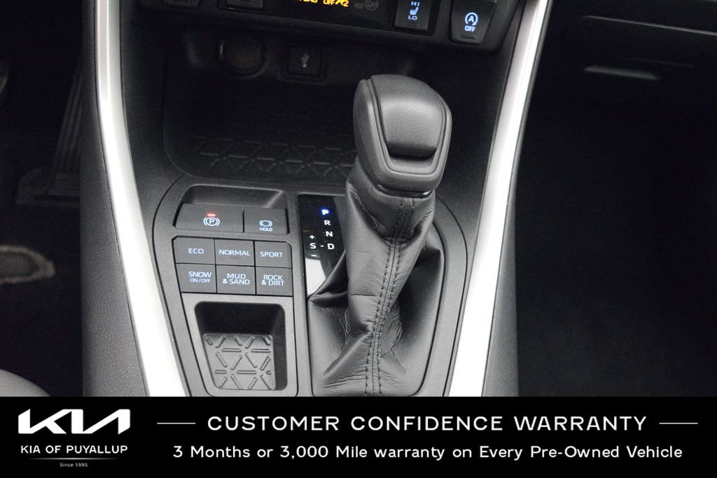 Used 2021 Toyota RAV4 XLE w/ XLE Grade Weather Package AWD/4WD image 24