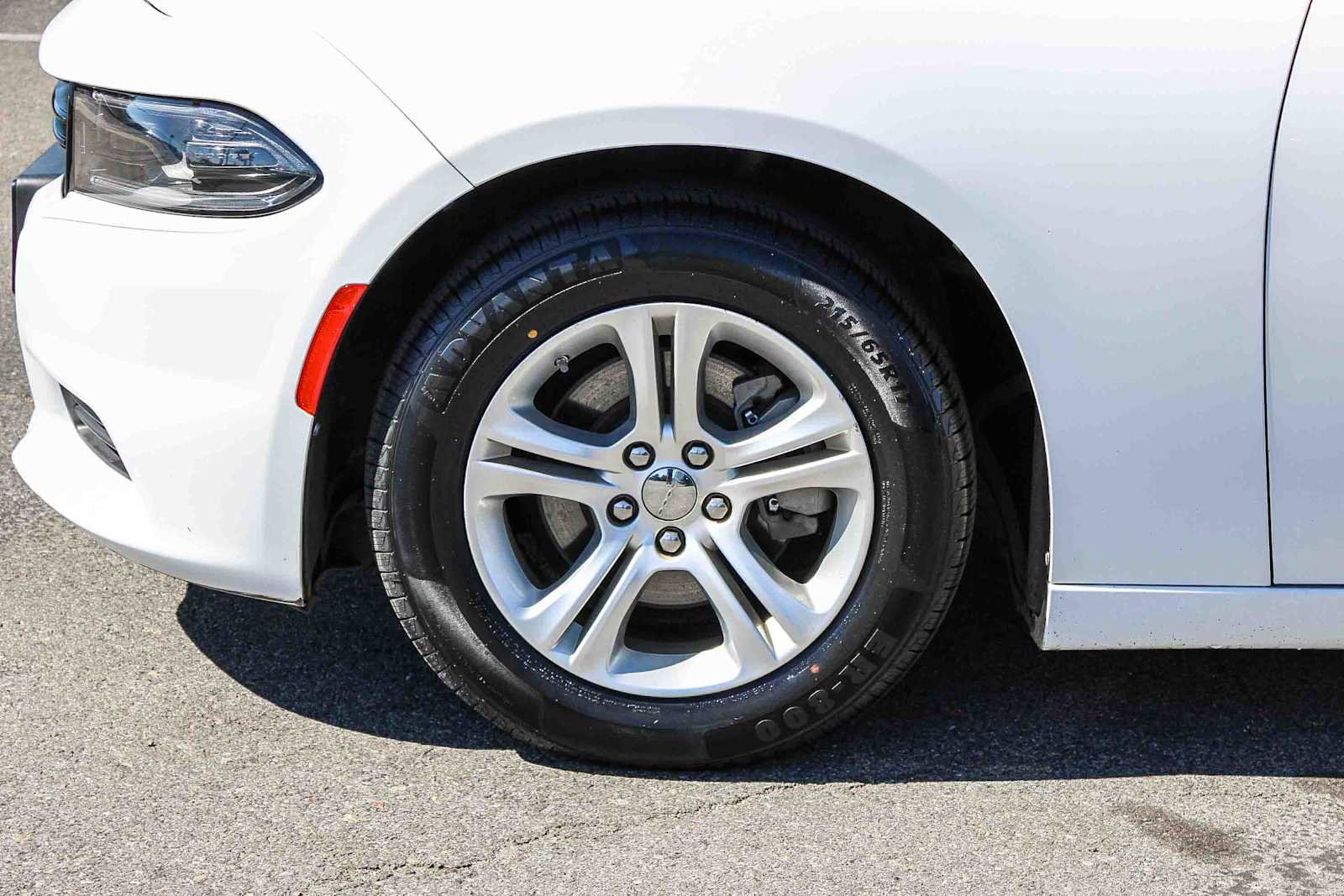 Used 2022 Dodge Charger SXT image 9