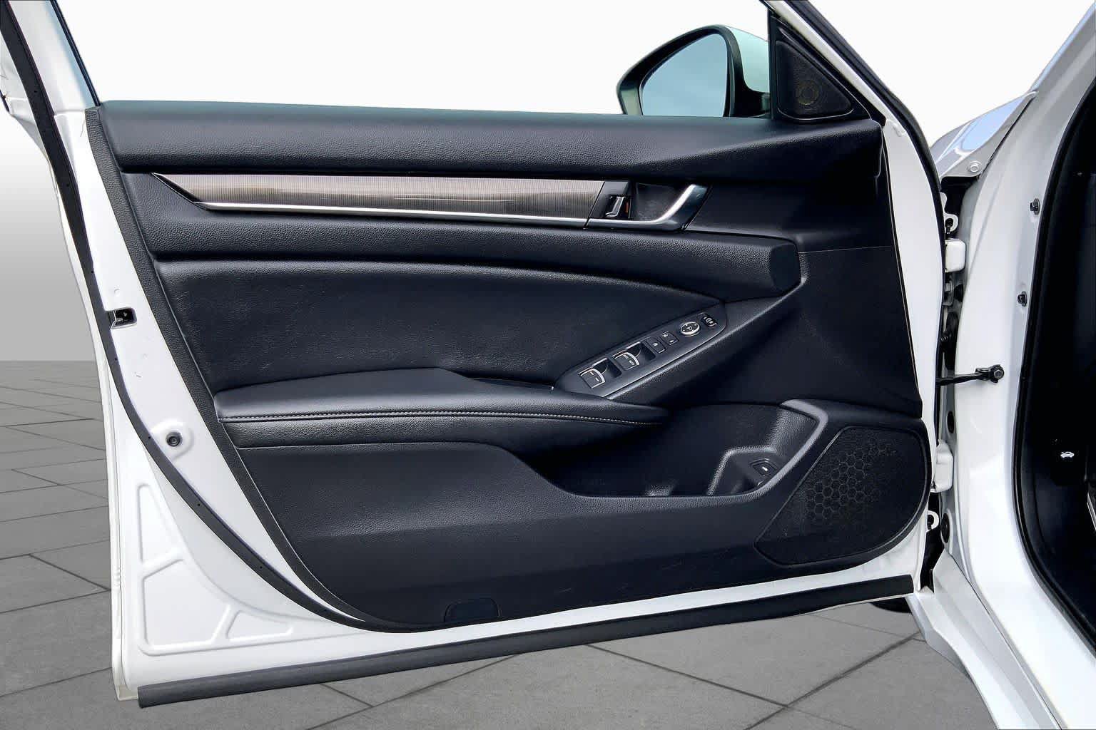 Used 2020 Honda Accord Sport image 25