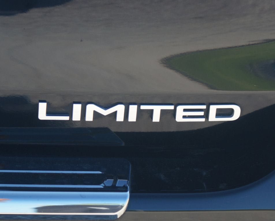 Used 2024 Toyota Highlander Limited FWD image 20