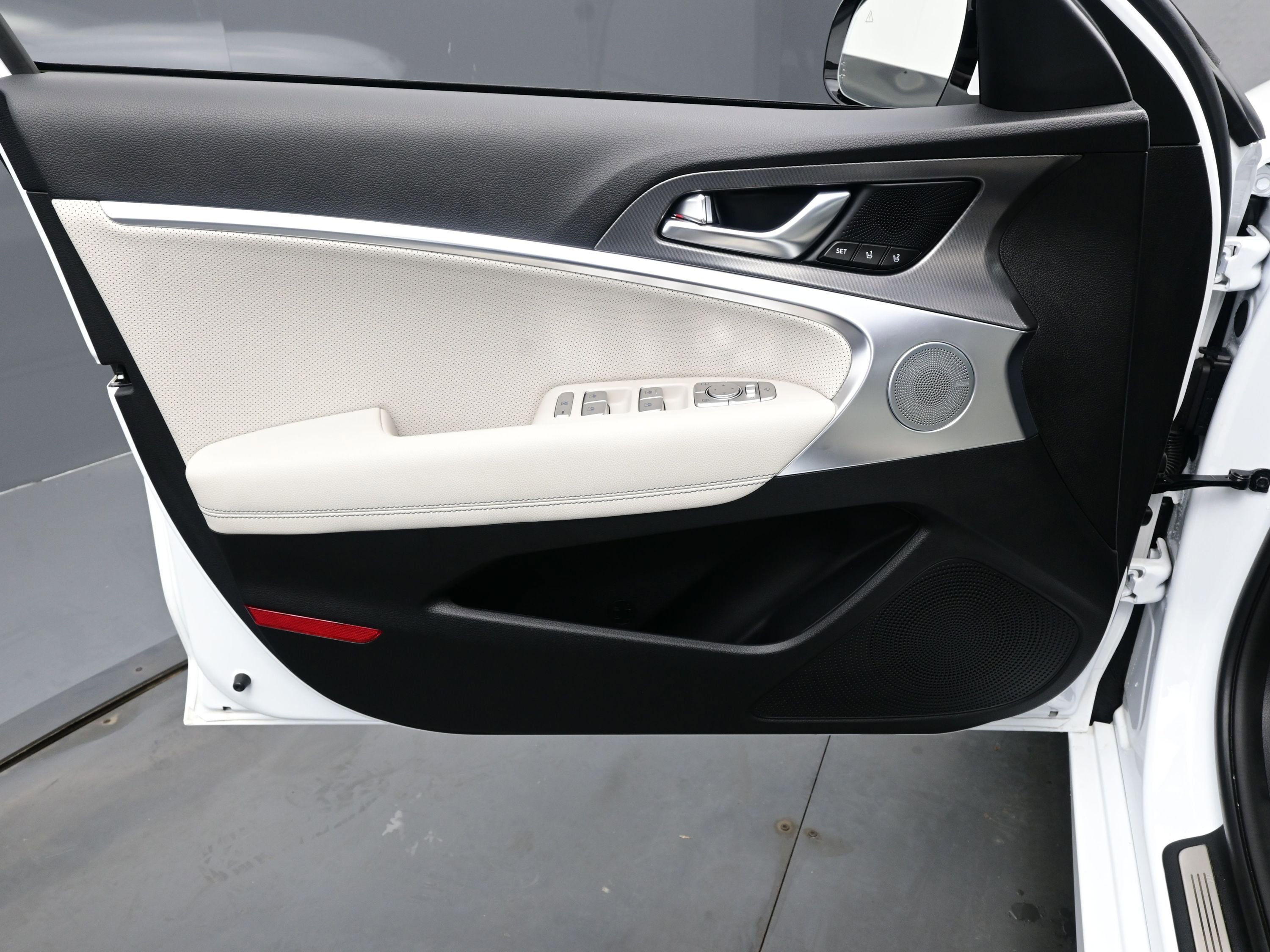 Certified 2026 Genesis G70 3.3T Sport Prestige image 9