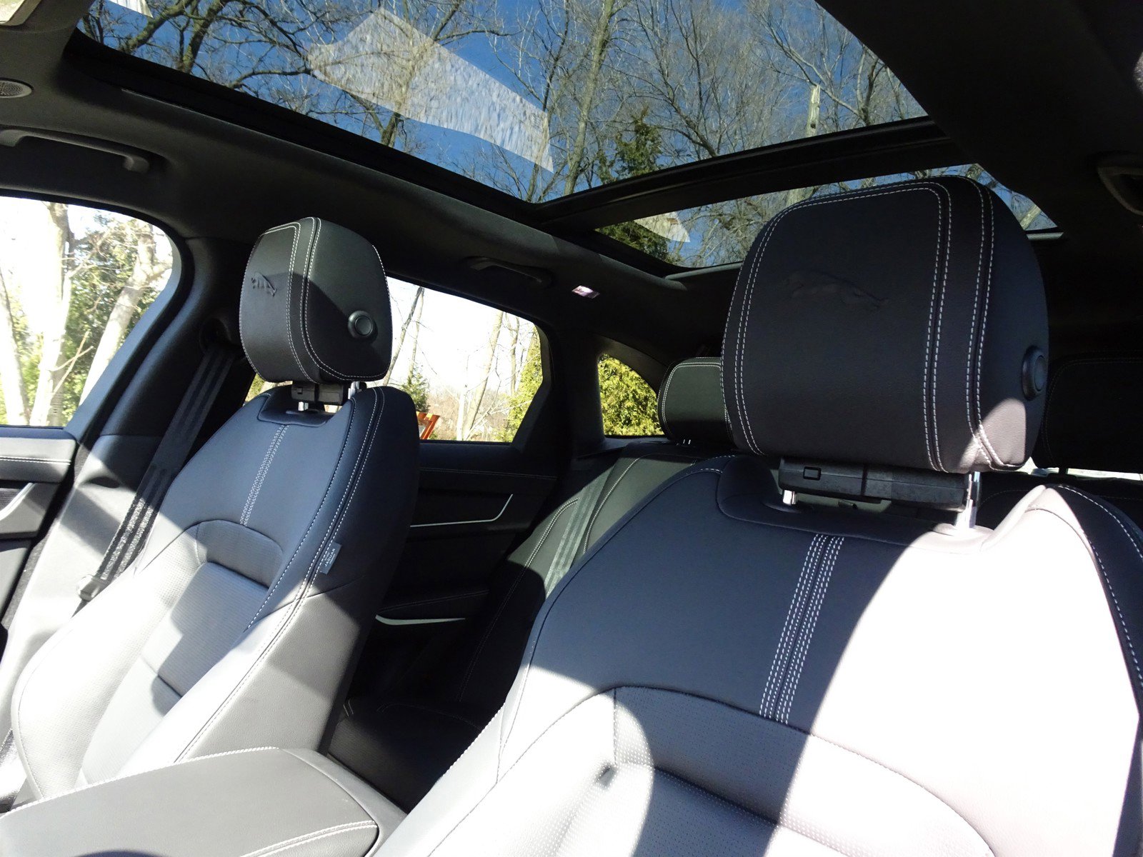 New 2025 Jaguar F-PACE R-Dynamic S image 16