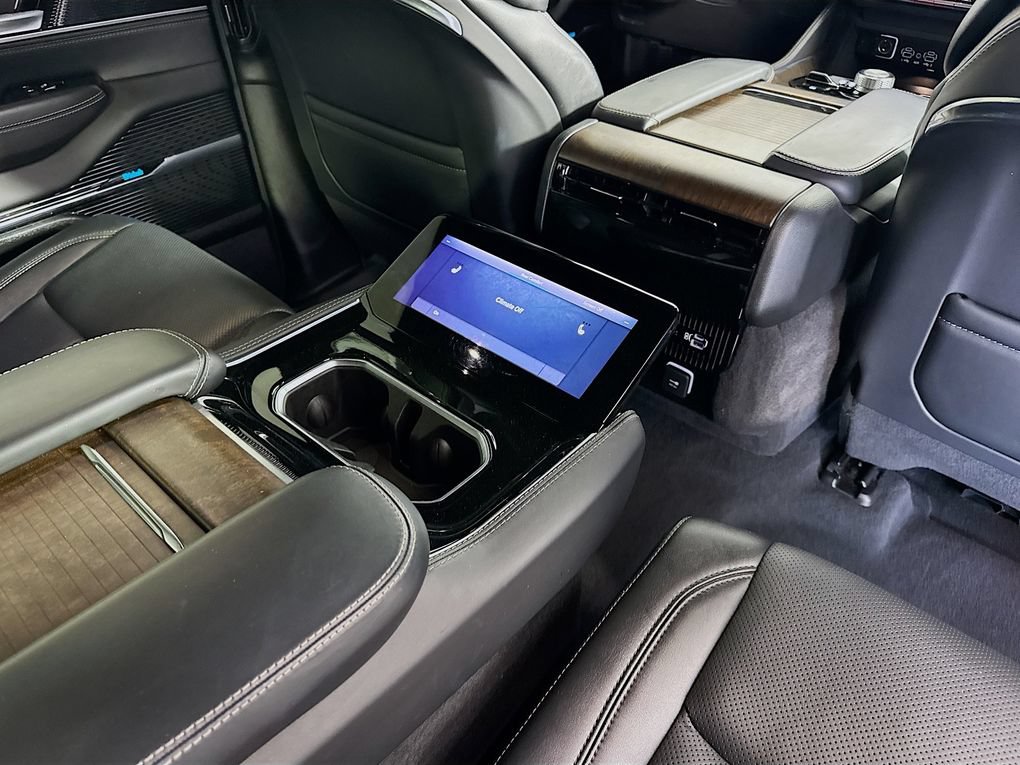 Used 2024 Jeep Grand Wagoneer L 4WD image 36