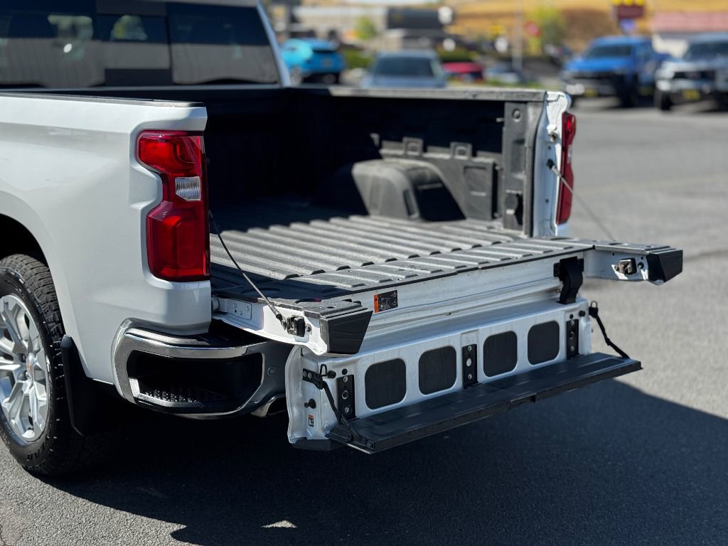 Used 2025 Chevrolet Silverado 1500 LTZ w/ LTZ Premium Package image 22