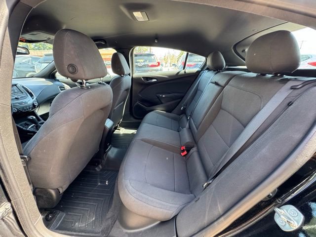 Used 2018 Chevrolet Cruze LT w/ Convenience Package FWD image 13