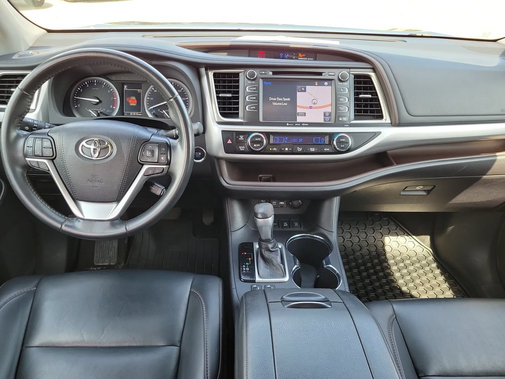Used 2019 Toyota Highlander XLE AWD/4WD image 31