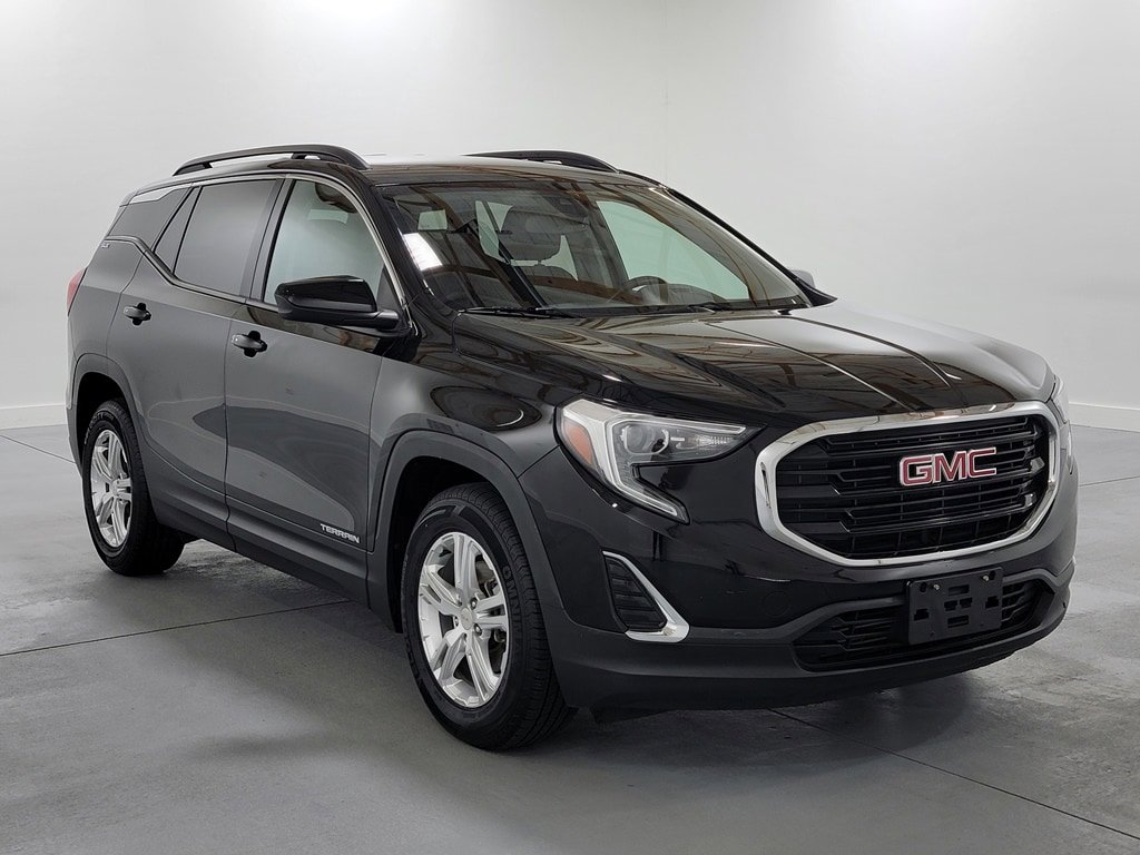 Used 2020 GMC Terrain SLE w/ Driver Convenience Package FWD image 2
