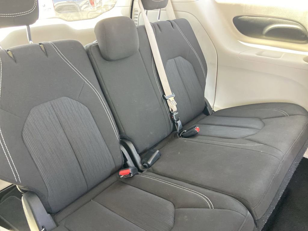 Used 2022 Chrysler Voyager LX FWD image 29
