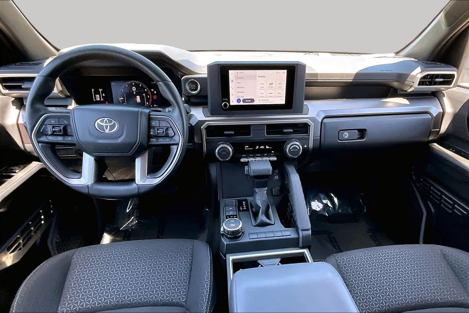 Used 2025 Toyota 4Runner SR5 AWD/4WD image 15