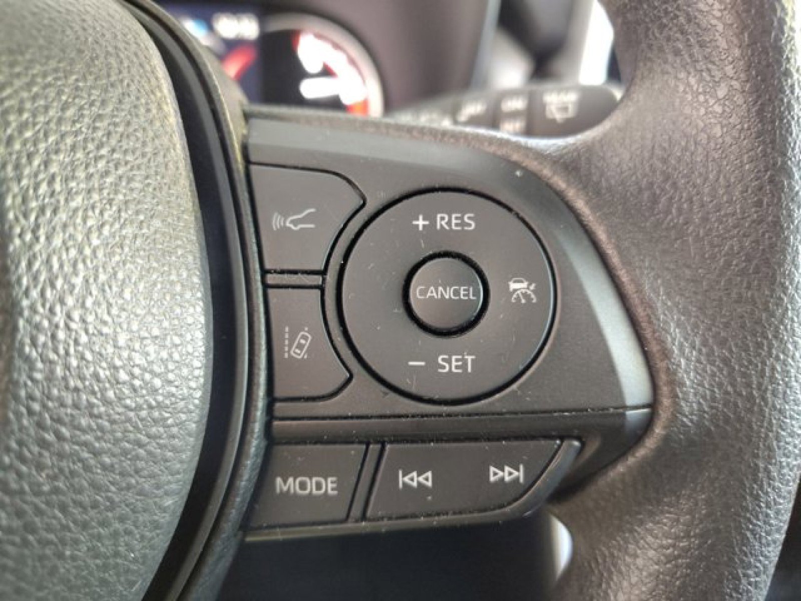 Used 2024 Toyota RAV4 XLE w/ Convenience Package image 25