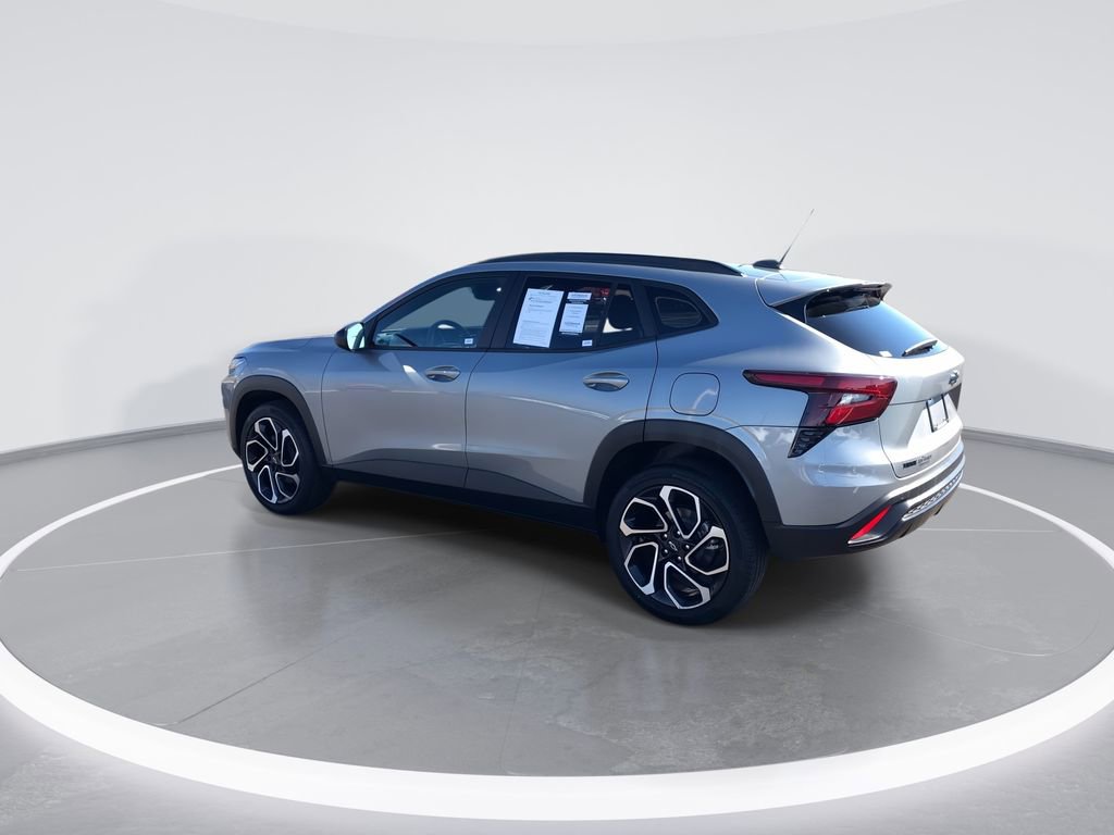 Used 2025 Chevrolet Trax RS w/ Sunroof Package image 6