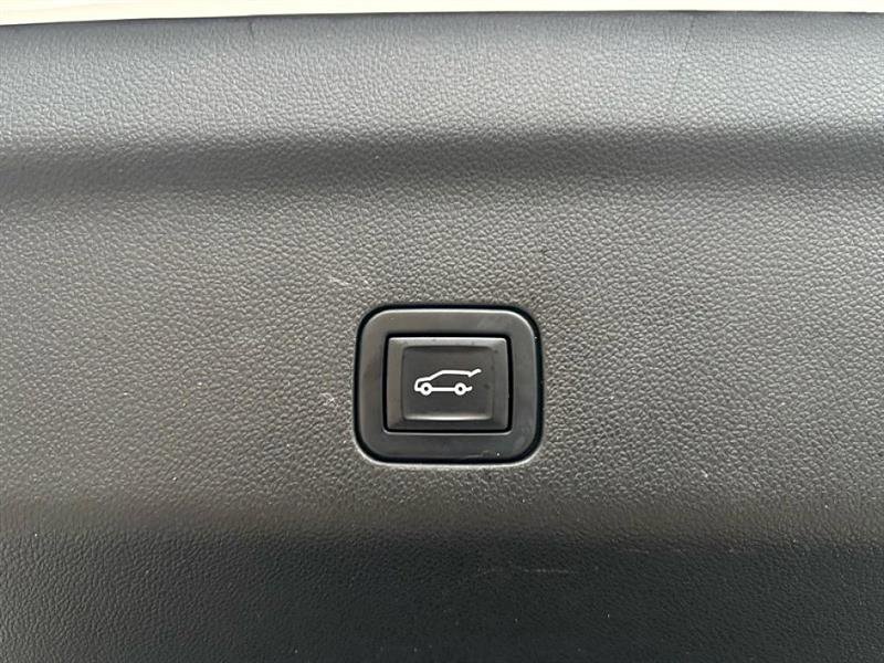 Used 2022 Chevrolet Tahoe Z71 w/ Luxury Package image 47