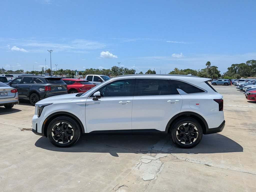 Certified 2026 Kia Sorento S FWD image 5