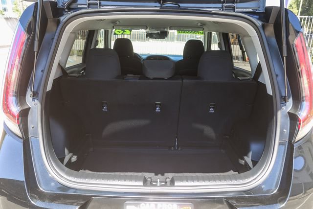 Used 2023 Kia Soul LX image 27