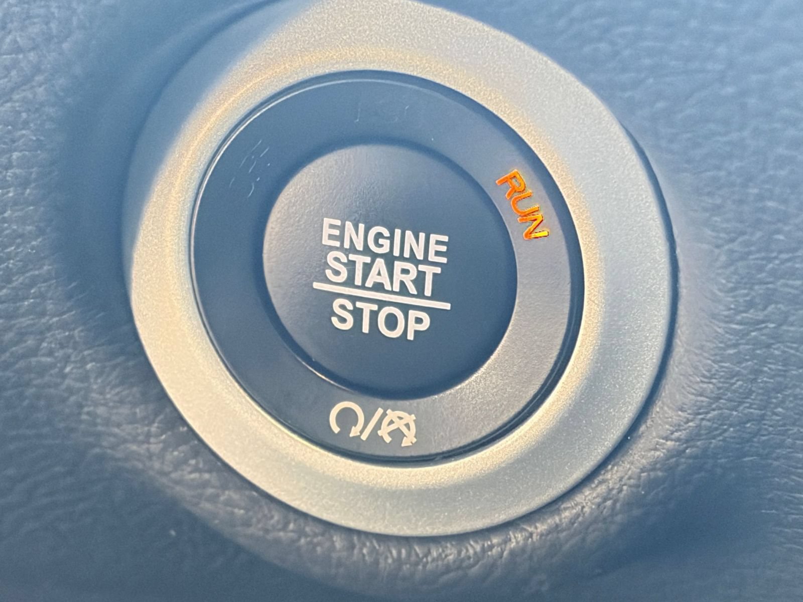 Used 2025 Chrysler Pacifica Limited FWD image 19