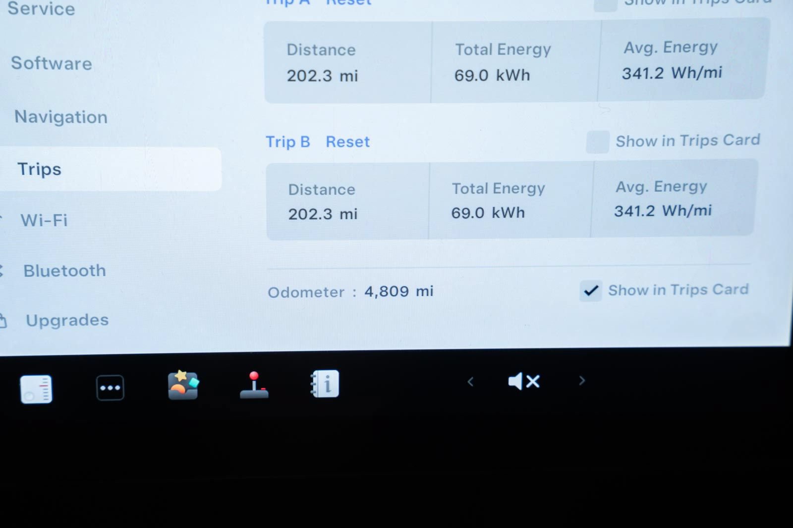 Used 2024 Tesla Model Y Long Range AWD/4WD image 40