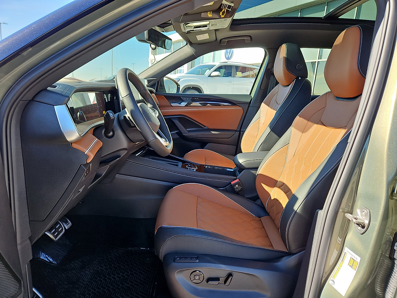 New 2026 Volkswagen Tiguan SEL R-Line image 12