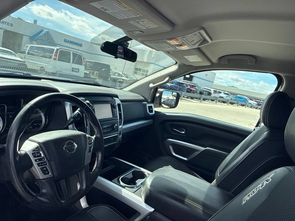 Used 2018 Nissan Titan PRO-4X AWD/4WD image 21
