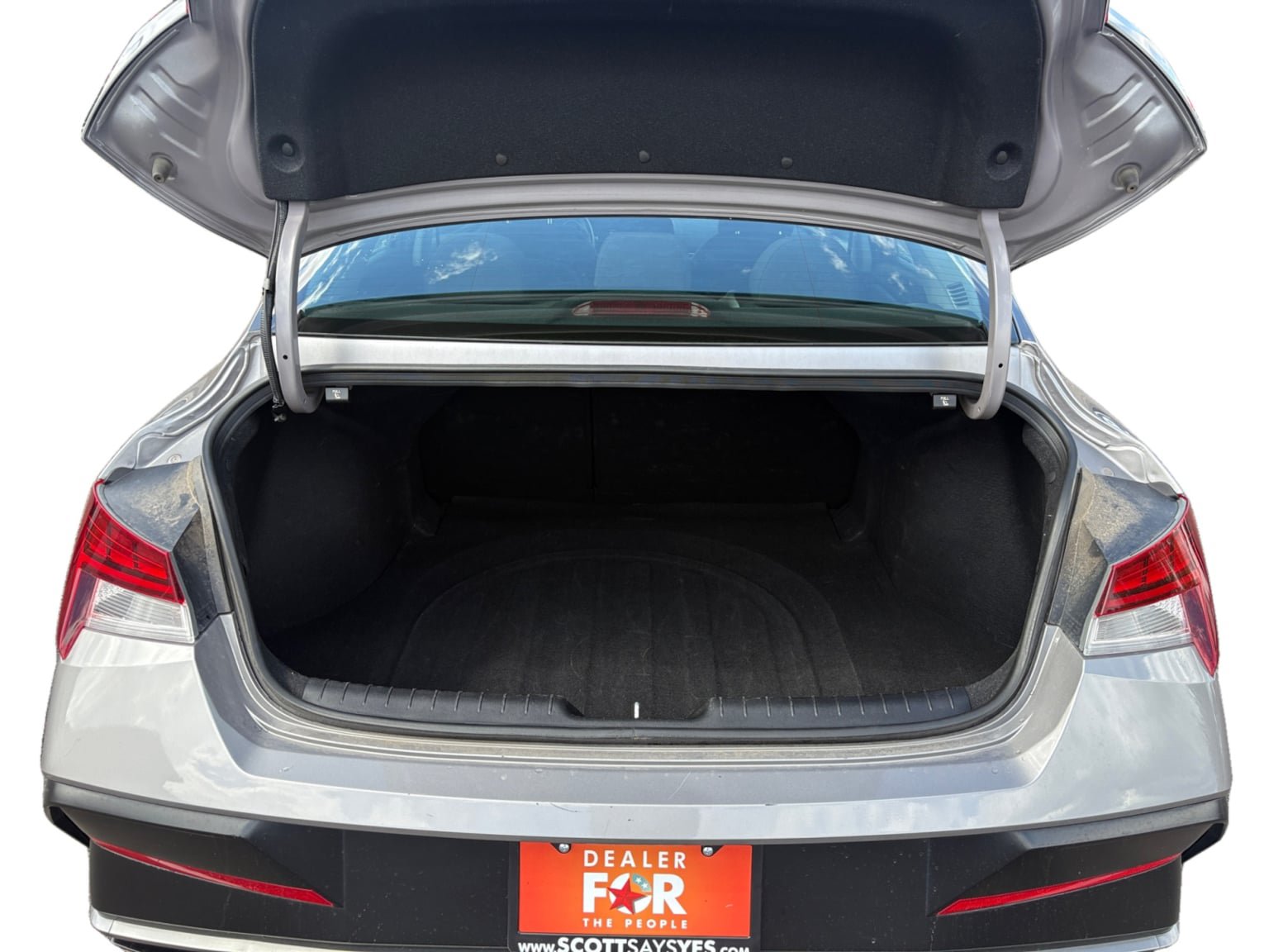 Used 2025 Hyundai Elantra SEL FWD image 19