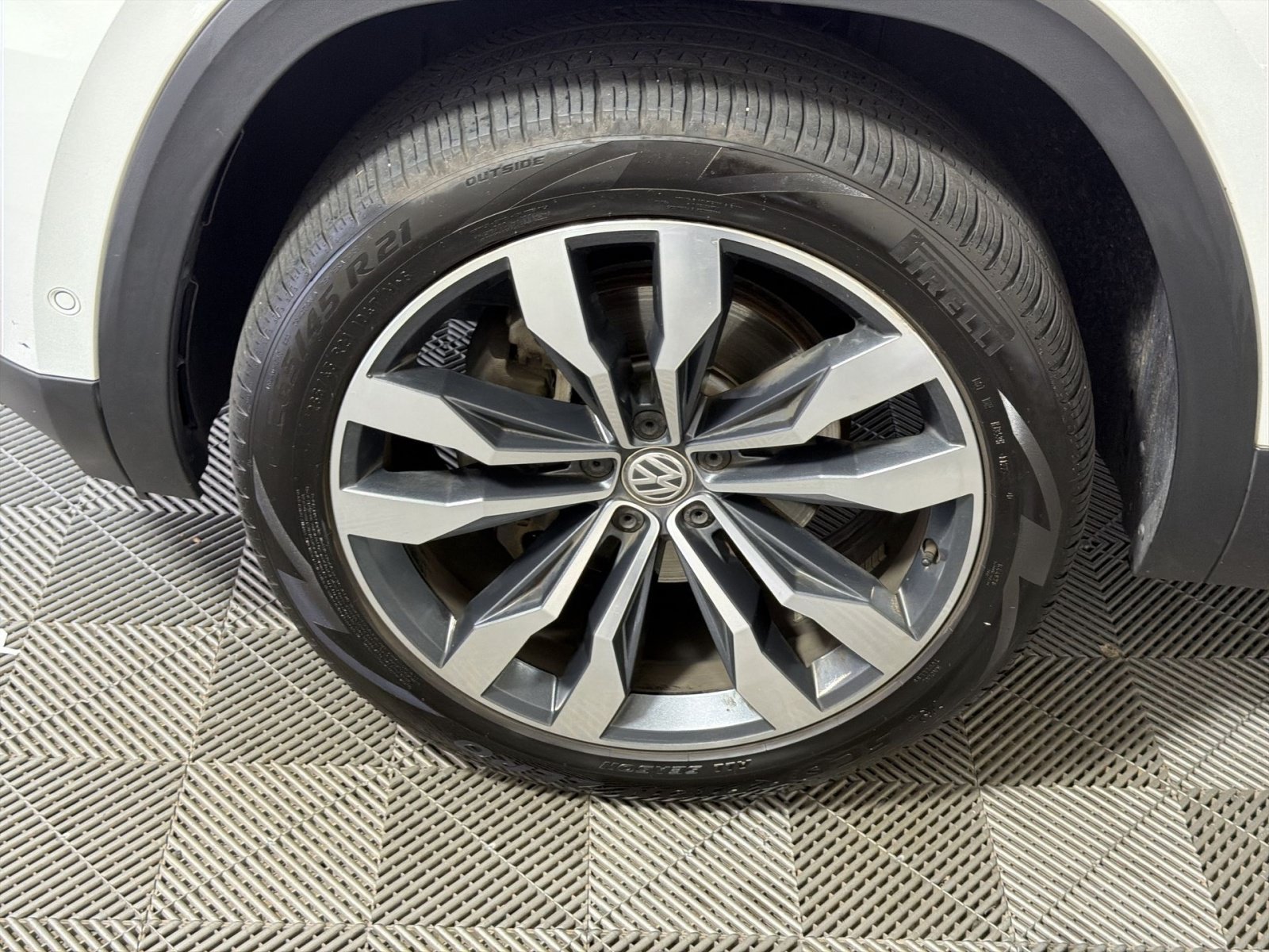 Used 2019 Volkswagen Atlas SEL Premium AWD/4WD image 12