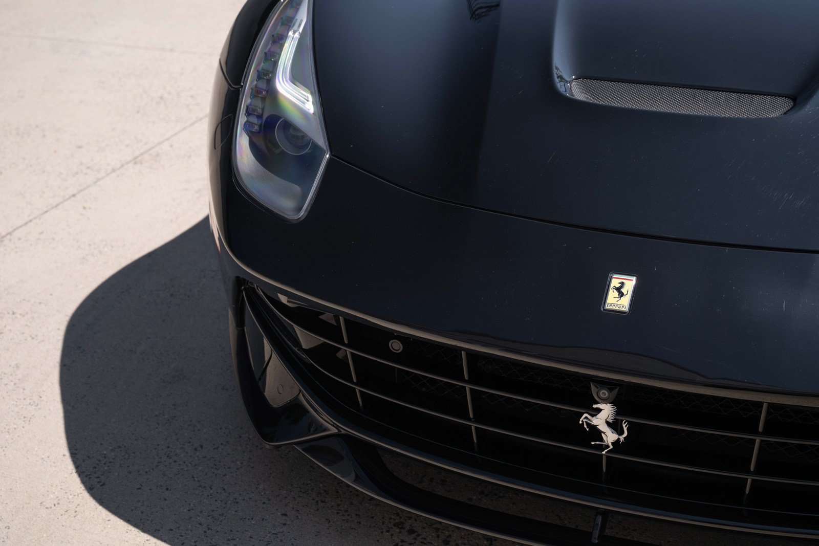 Used 2013 Ferrari F12 Berlinetta RWD image 10