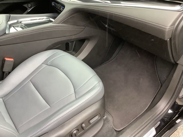 Used 2022 Buick Enclave Essence w/ Sport Touring Edition image 21