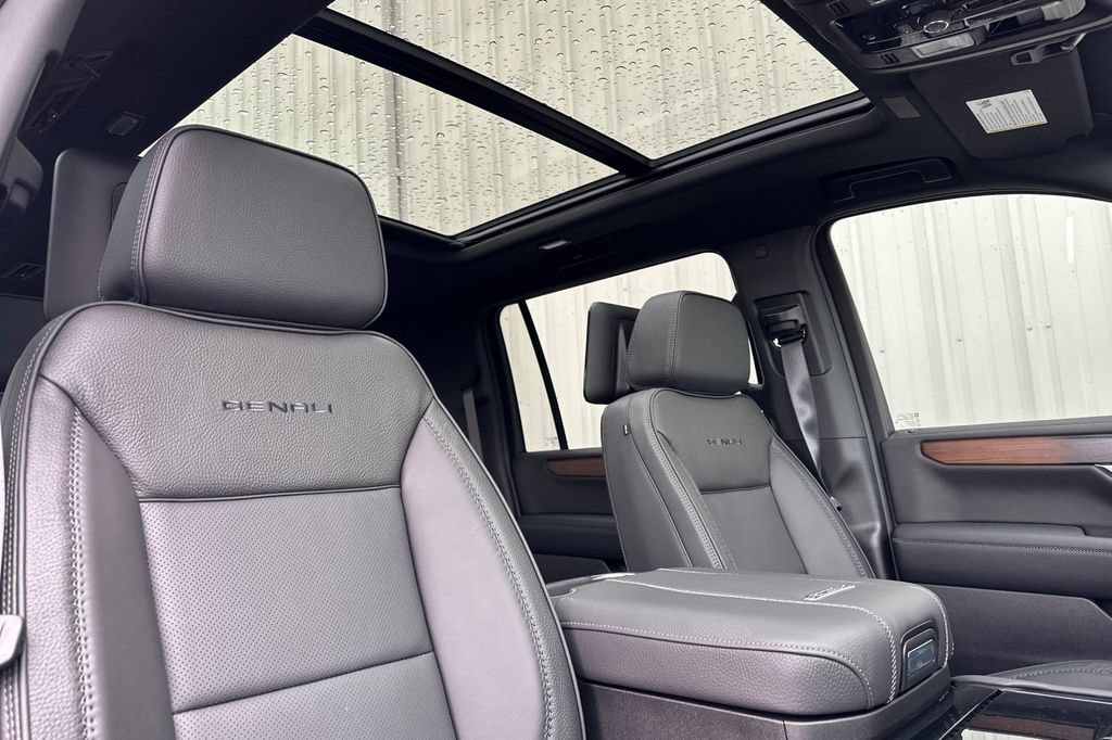 New 2026 GMC Yukon XL Denali w/ Denali Reserve Package AWD/4WD image 17