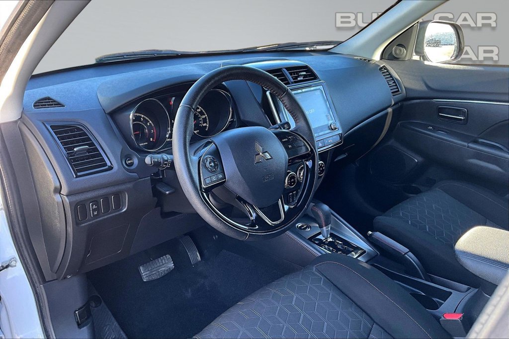 Used 2025 Mitsubishi Outlander Sport LE AWD/4WD image 14