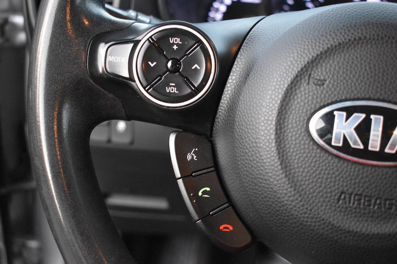 Used 2018 Kia Soul + FWD image 21