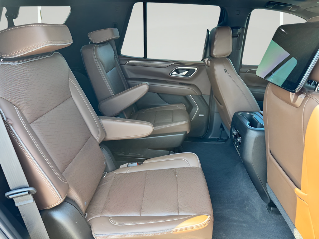 Used 2021 Chevrolet Tahoe High Country w/ Premium Package AWD/4WD image 36