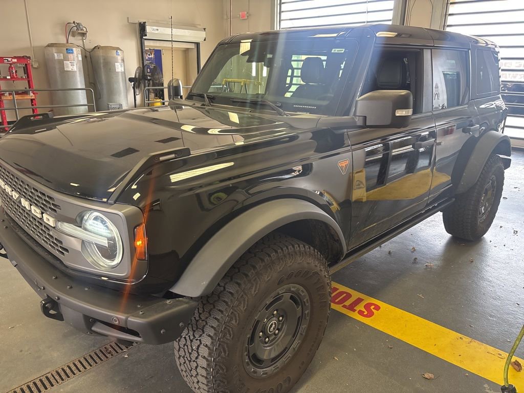 Used 2025 Ford Bronco Badlands image 2