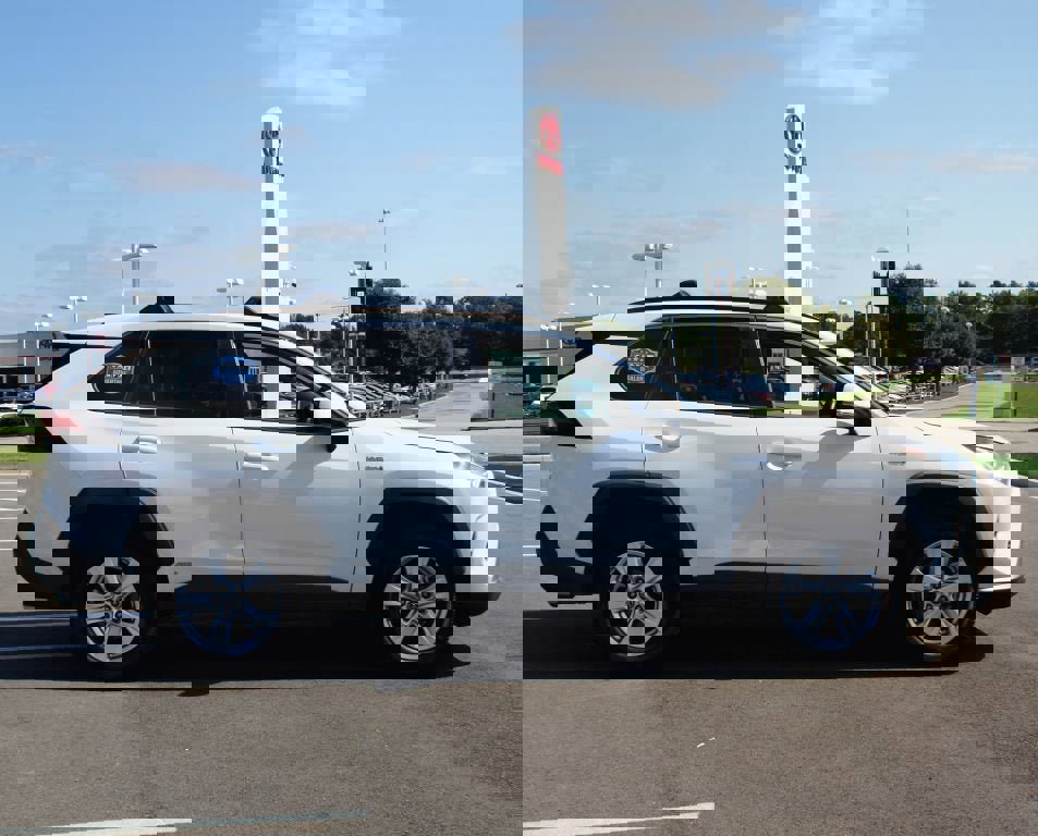 Used 2019 Toyota RAV4 XLE image 21