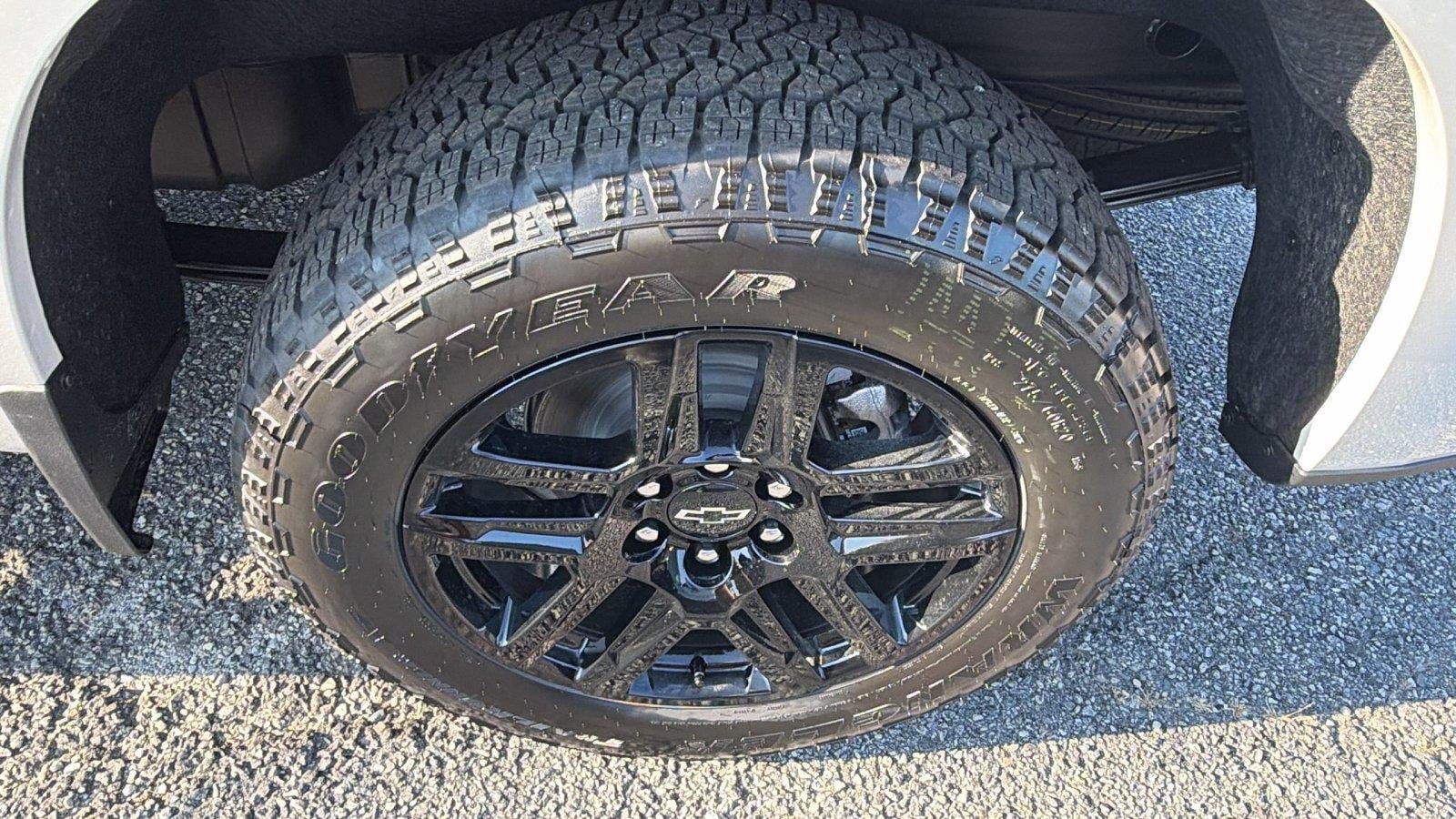 New 2026 Chevrolet Silverado 1500 Custom w/ Turbomax Blackout Package RWD image 9