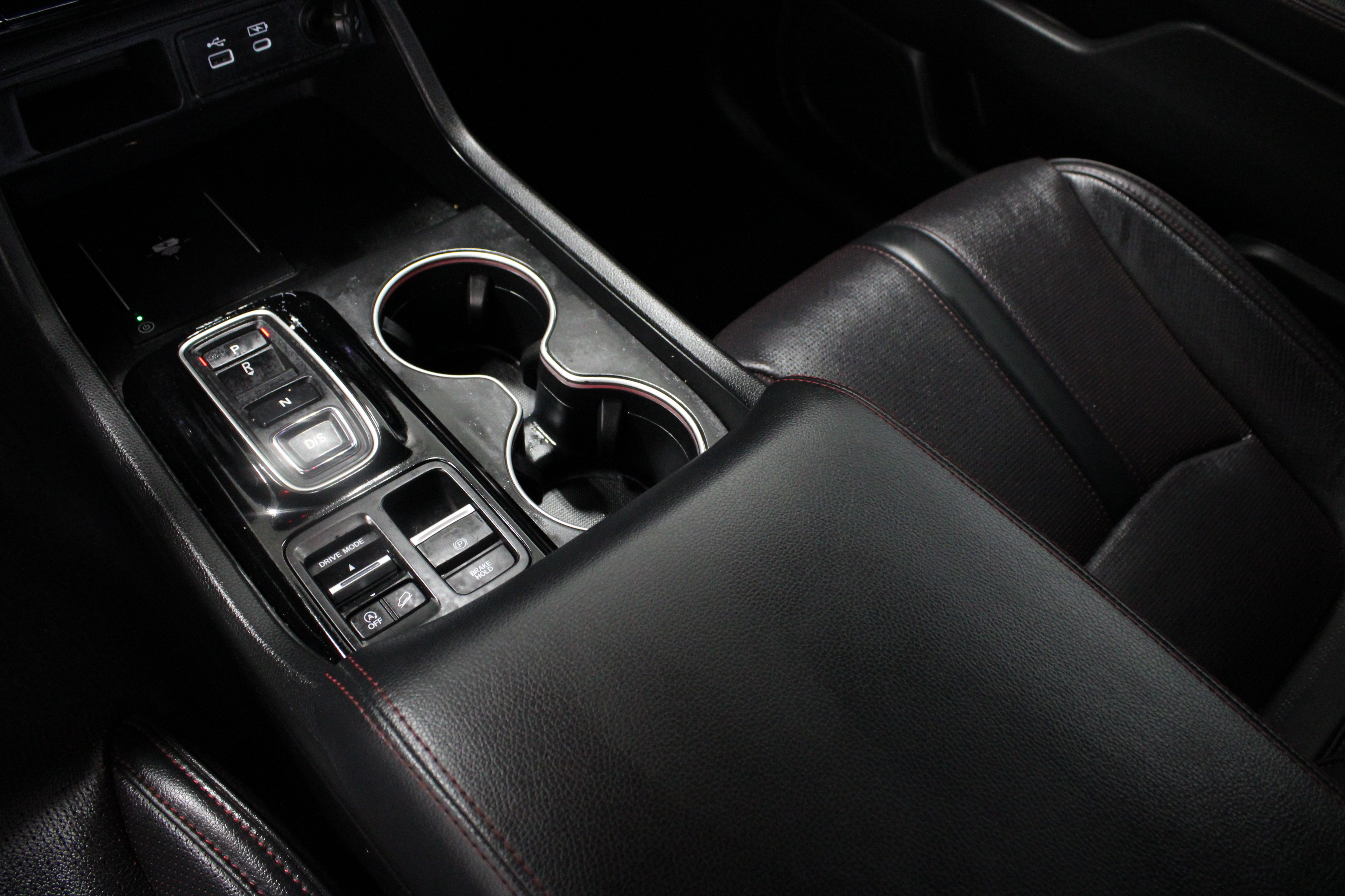 Used 2025 Honda Pilot Black Edition image 17