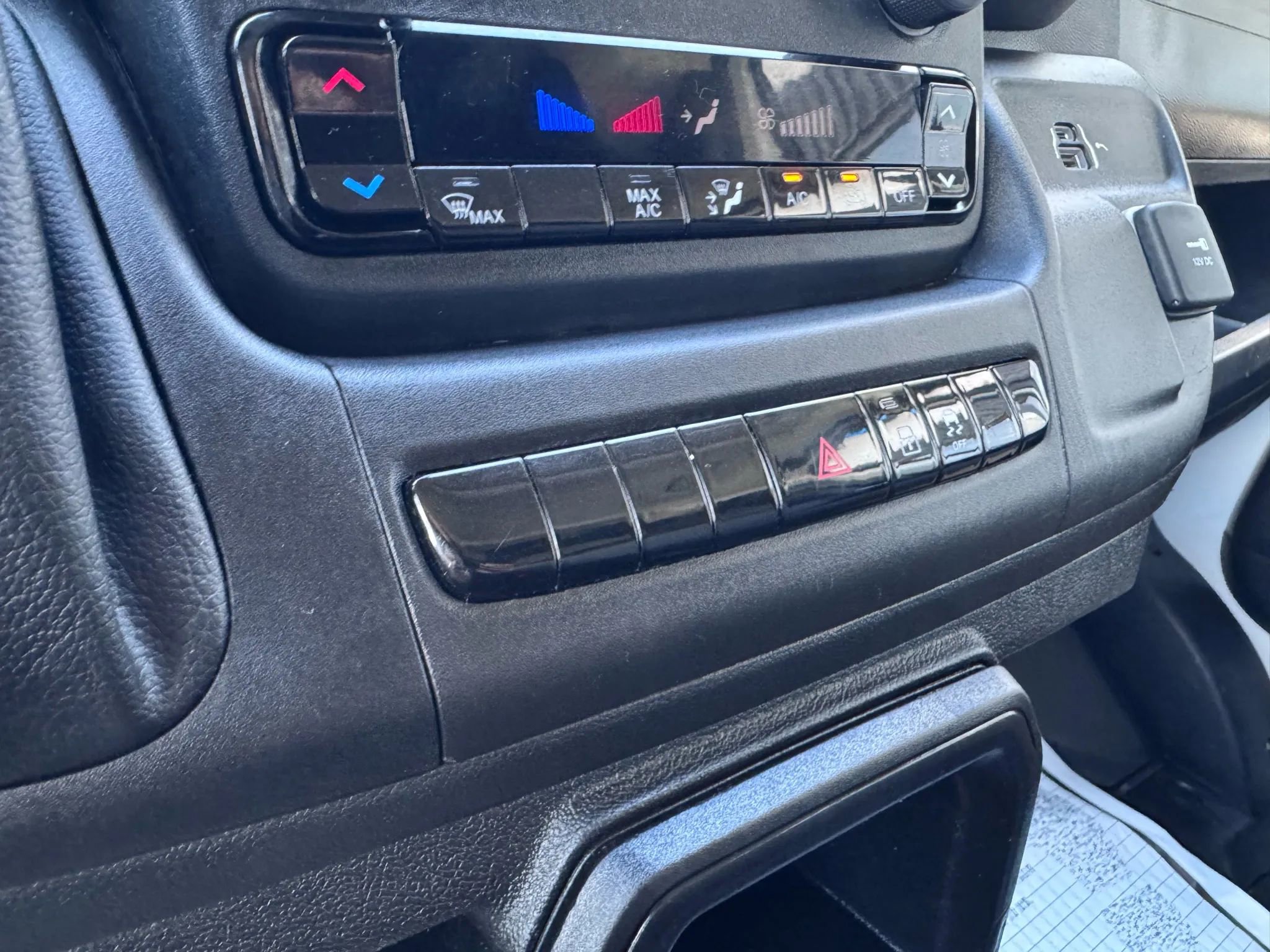 Used 2023 RAM ProMaster 2500 image 29