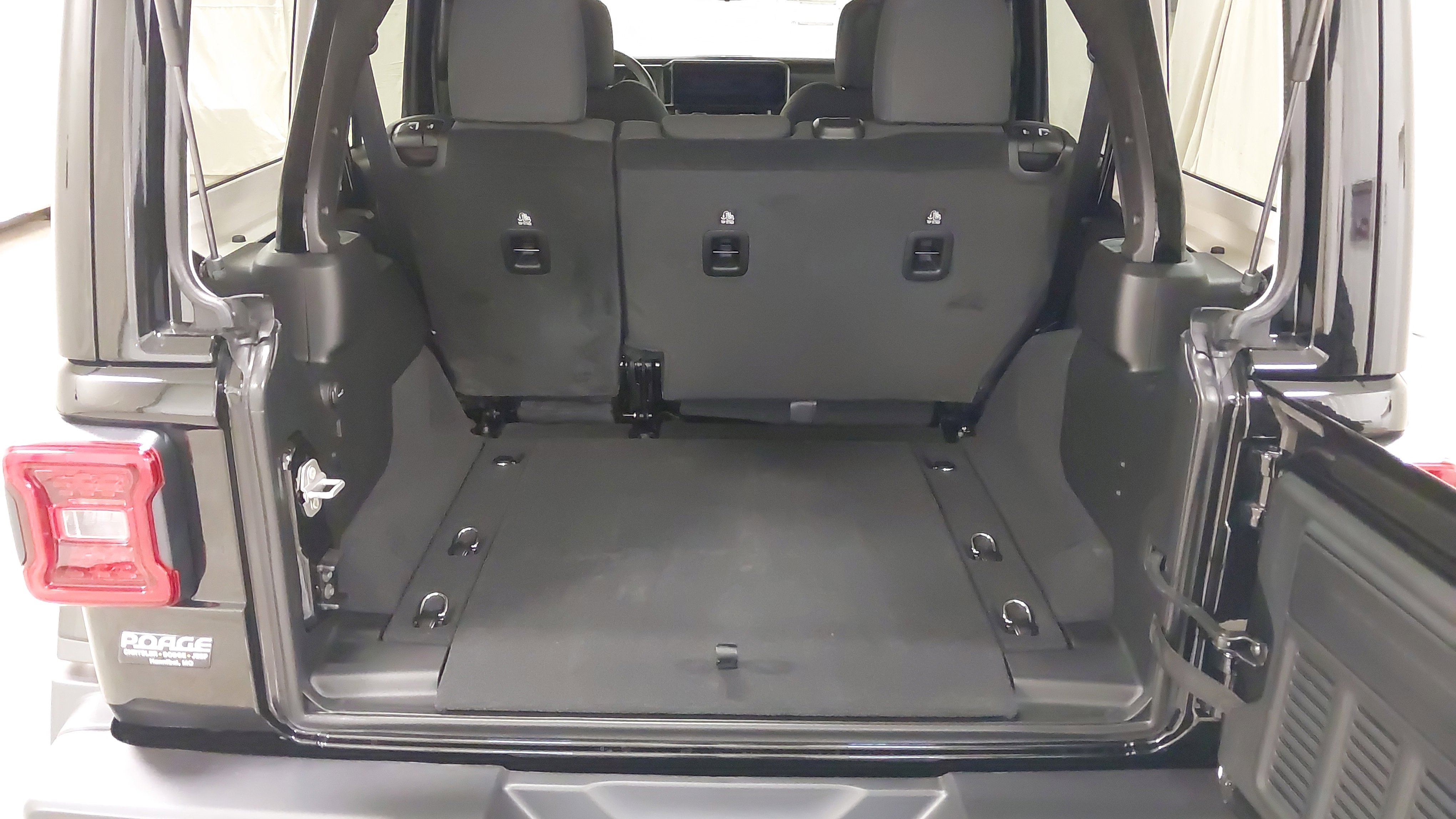 New 2025 Jeep Wrangler Unlimited Rubicon w/ Convenience Group AWD/4WD image 27