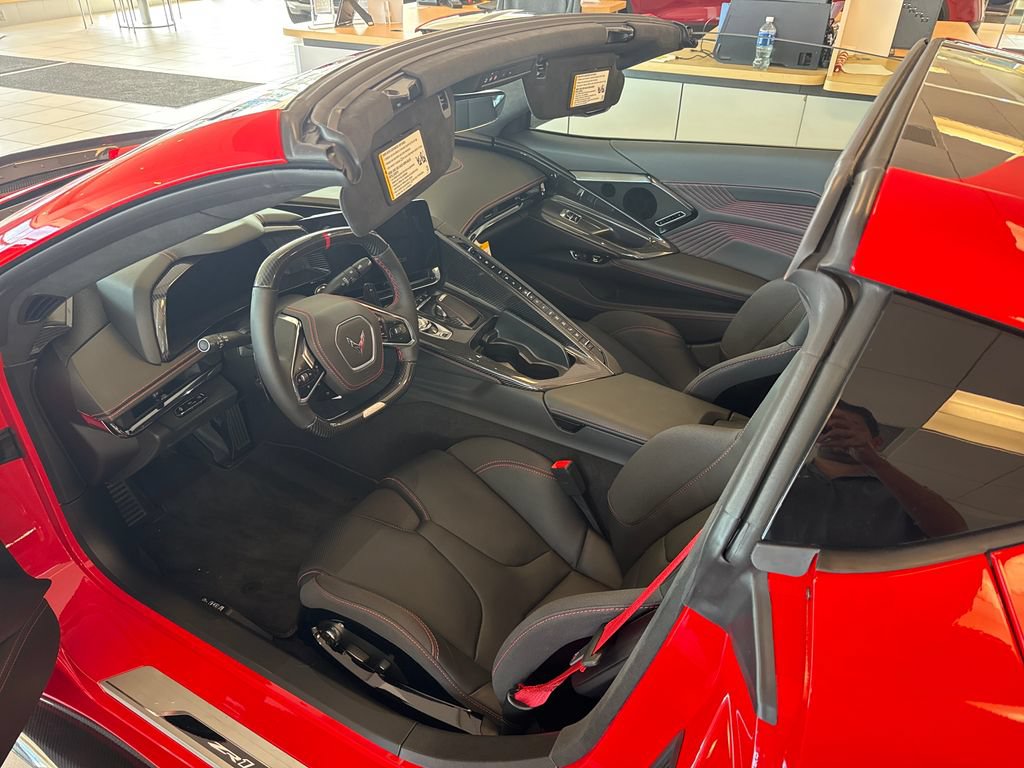 Used 2025 Chevrolet Corvette ZR1 w/ ZR1 Carbon Fiber Aero Package RWD image 81