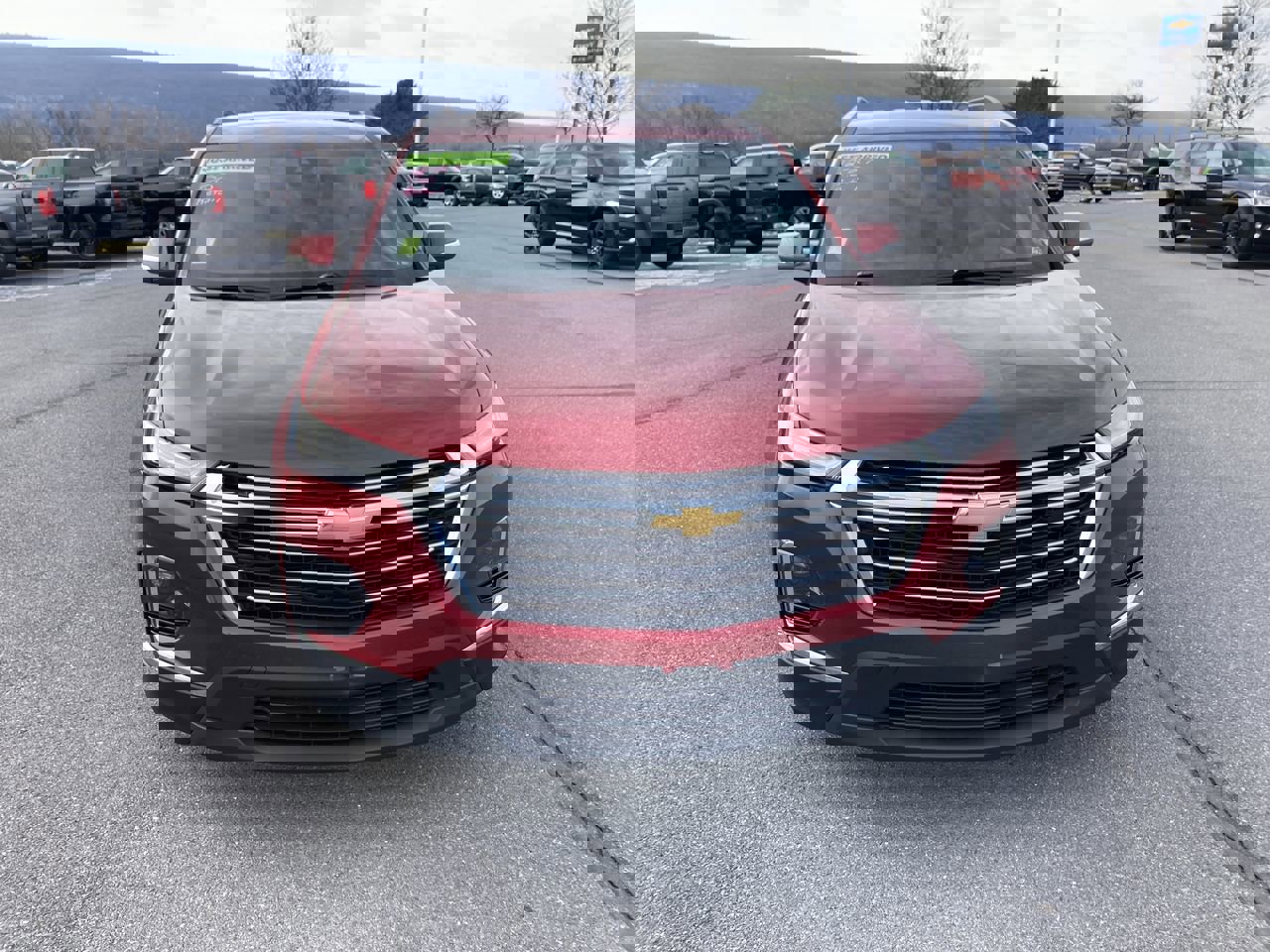 Used 2023 Chevrolet Traverse LT image 2