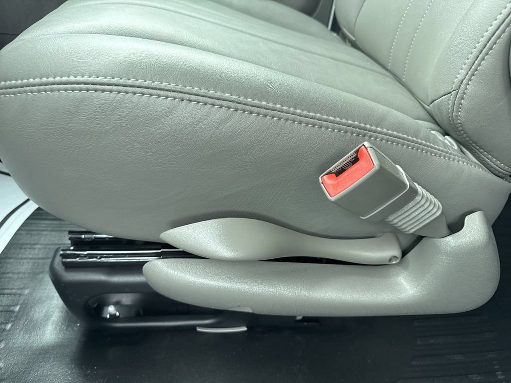 New 2025 GMC Savana 3500 Extended RWD image 18