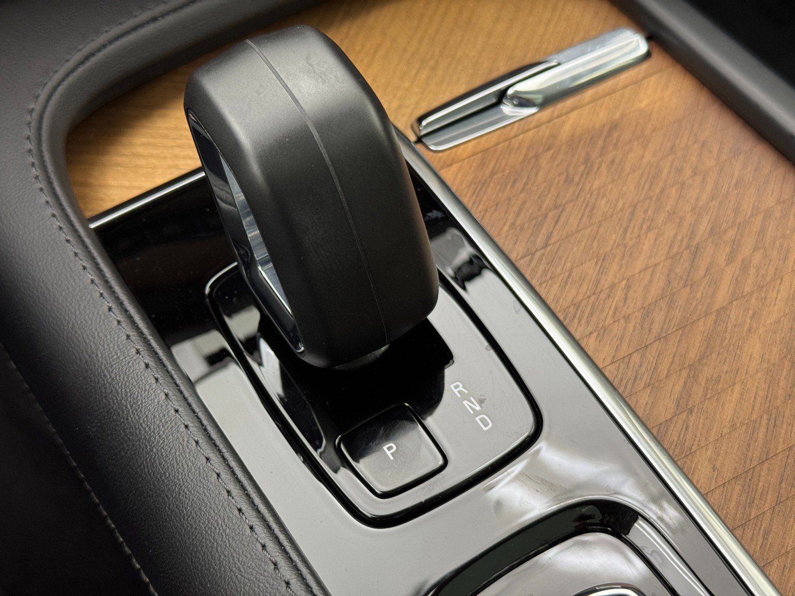 Used 2024 Volvo XC90 T8 Plus w/ Protection Package Premier image 30