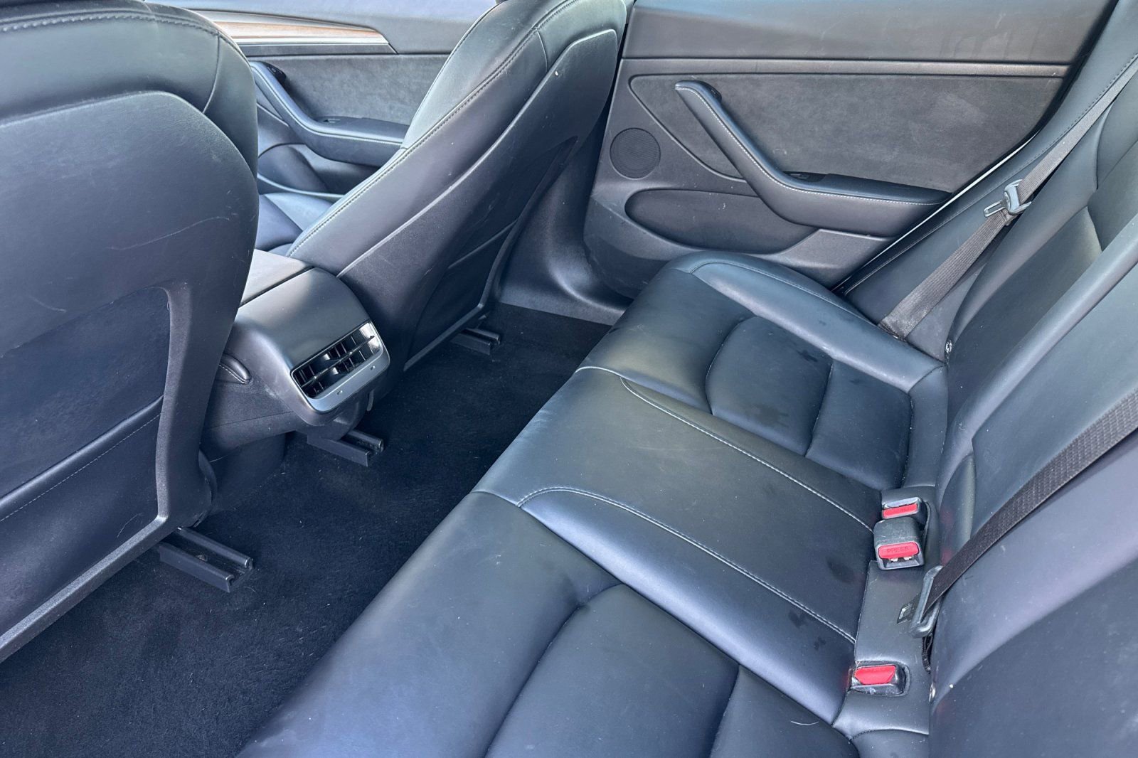 Used 2023 Tesla Model 3 Standard Range image 15