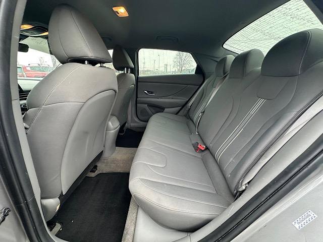 Used 2023 Hyundai Elantra SEL image 15