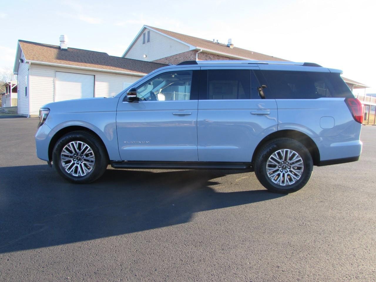 New 2026 Ford Expedition Platinum image 4